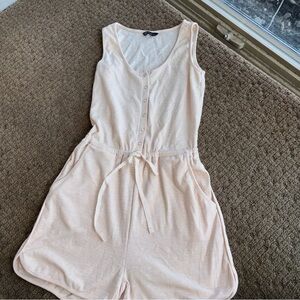 Sleeveless Button Front shorts Romper peach tan size small 3” in seam